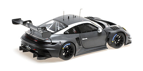 Minichamps Porsche 911 992 GT3 R Carbon Customer Delivery Version 1:18