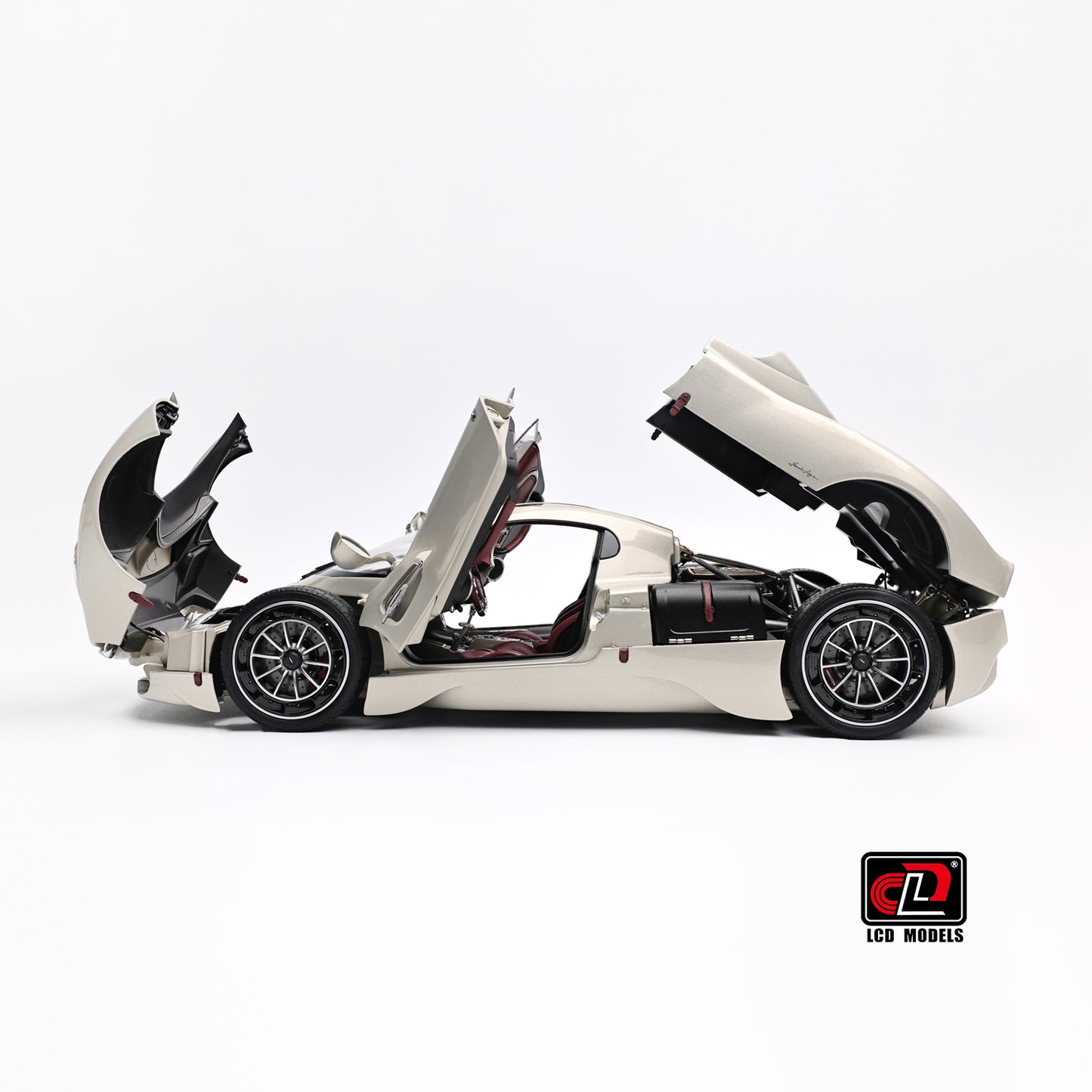 LCD Pagani Utopia Champagne Gold 1:18