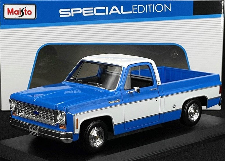 Maisto 1974 Chevrolet C-10 Pickup Truck Cheyenne Super Blue and White 1:18