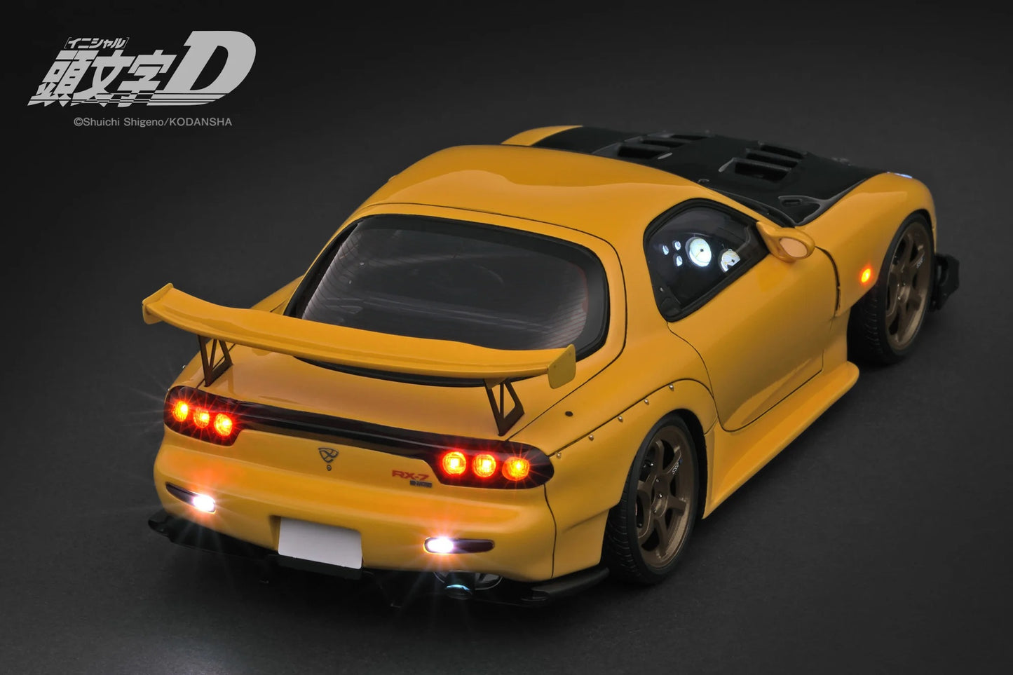 Ignition-Model Initial D Mazda RX-7 (FD3S) w/ LED Lights Yellow 1:18