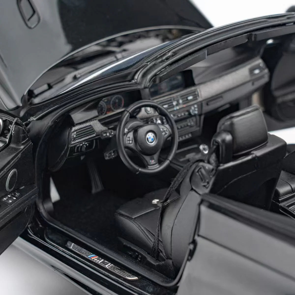 Kyosho 2010 BMW M3 E93M Hard Top Convertible Black 1:18