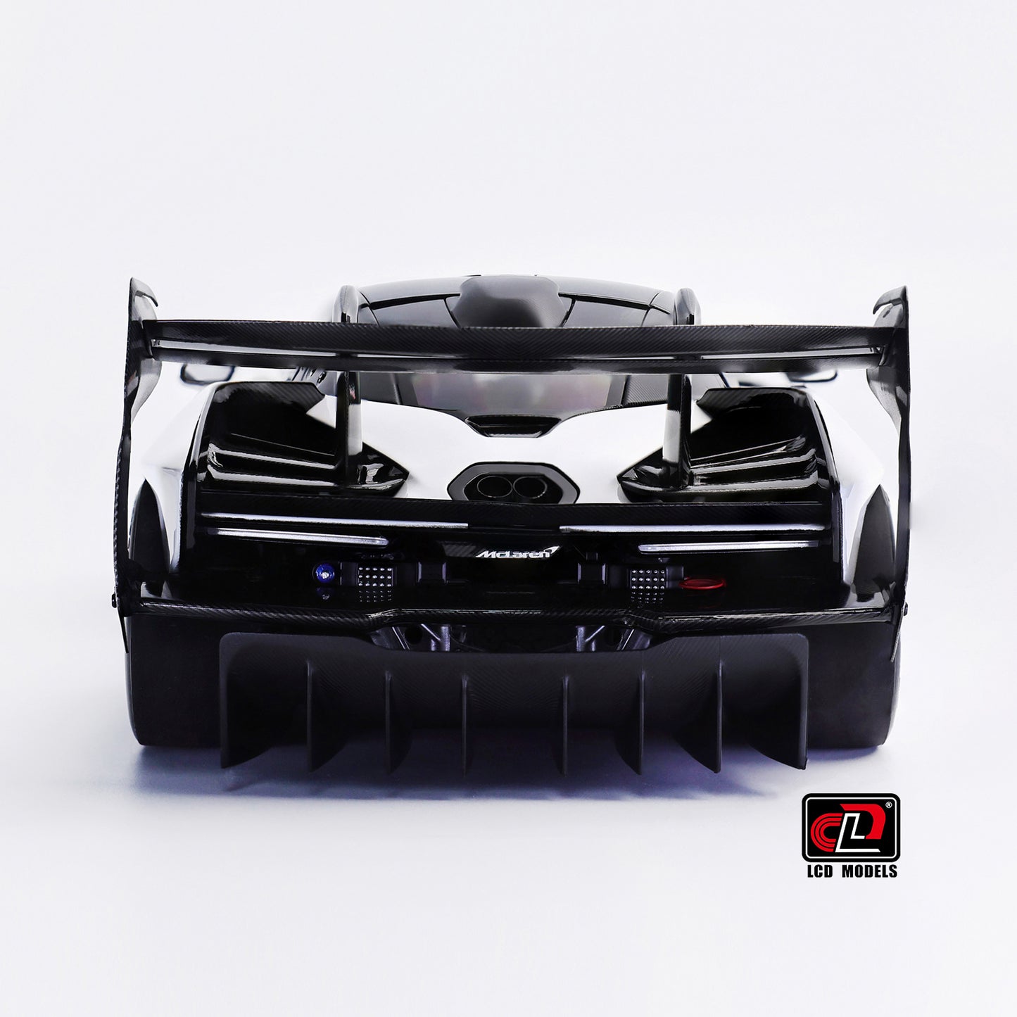 LCD Mclaren Senna GTR White 1:18