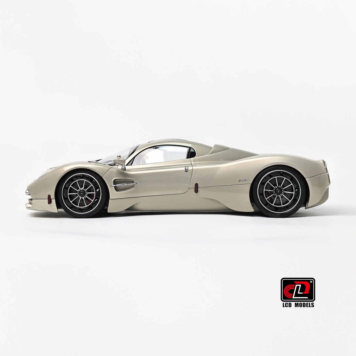 LCD Pagani Utopia Champagne Gold 1:18