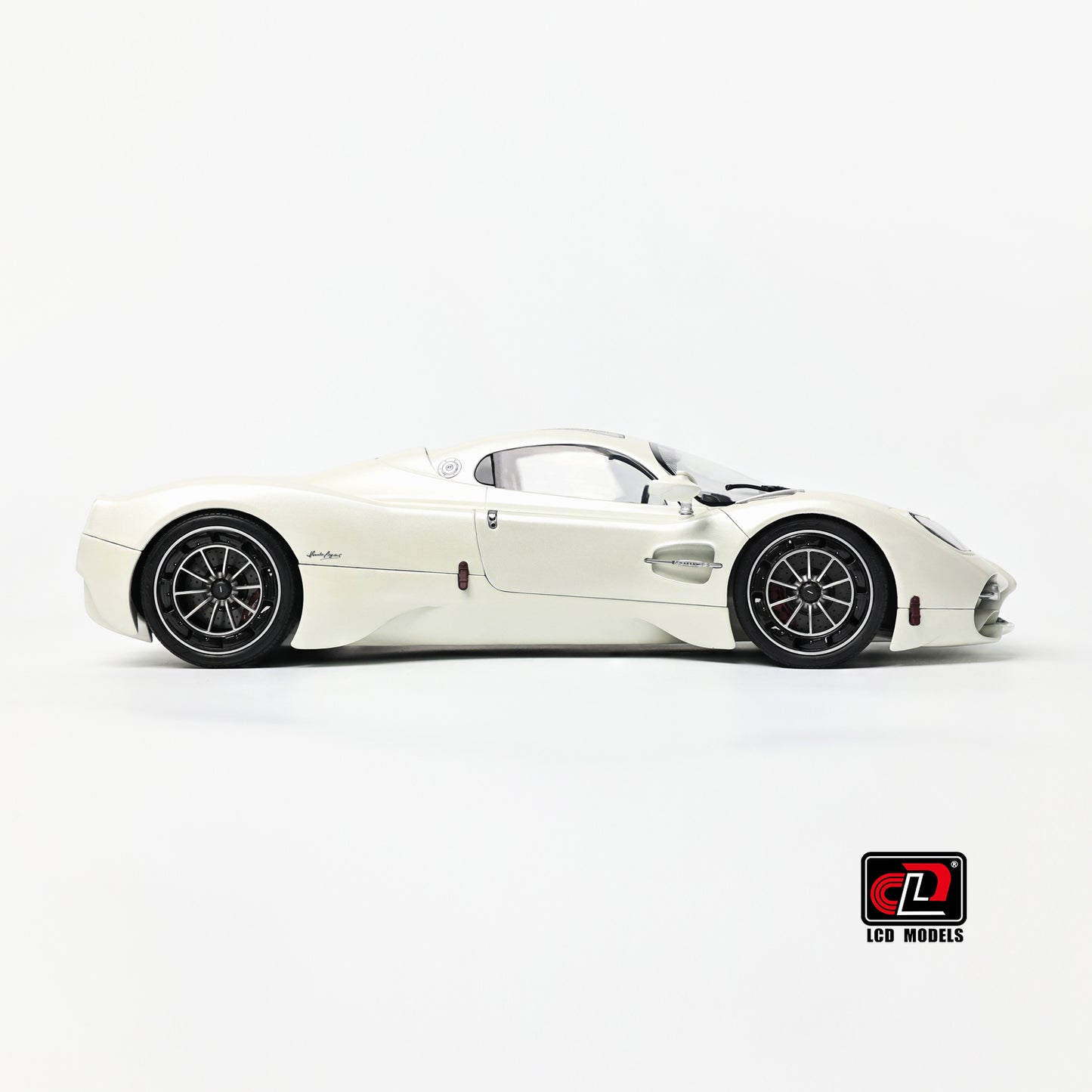 LCD Pagani Utopia Matte Pearl White 1:18