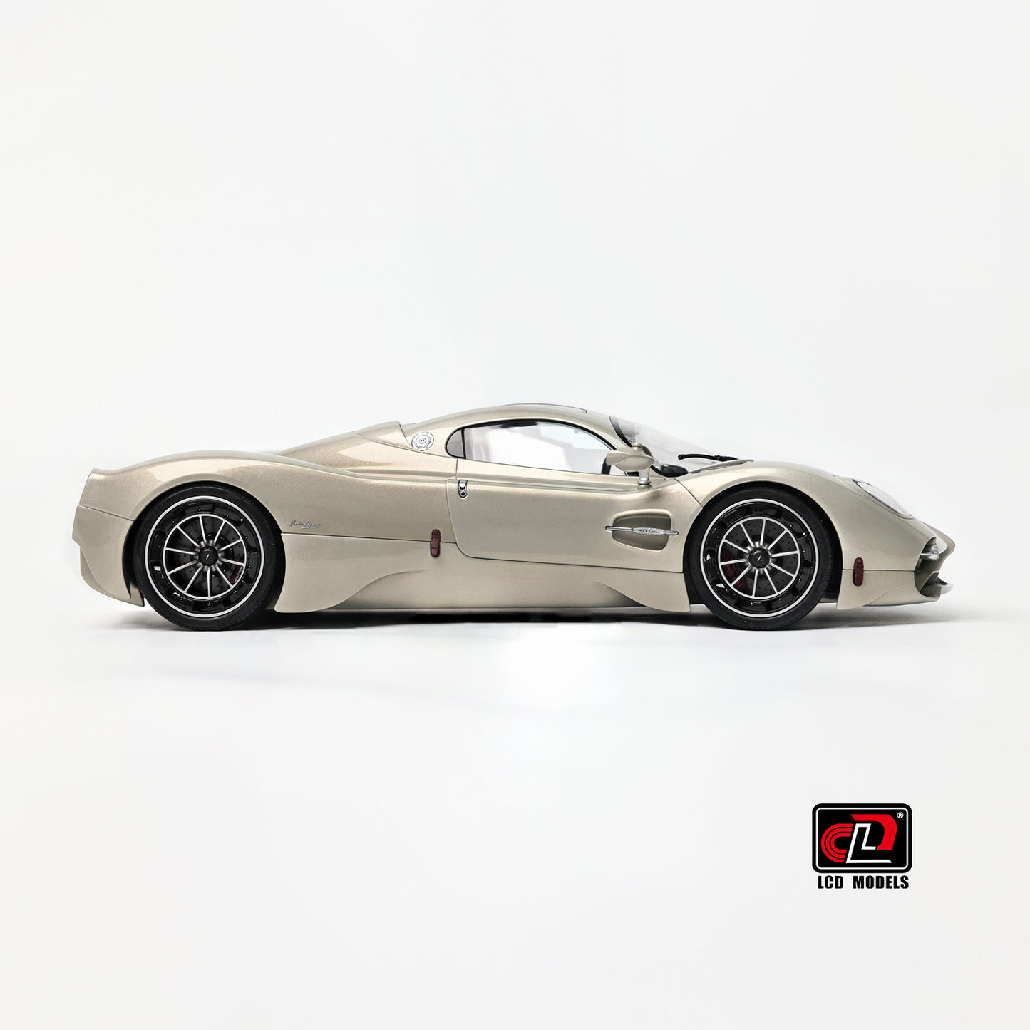 LCD Pagani Utopia Champagne Gold 1:18