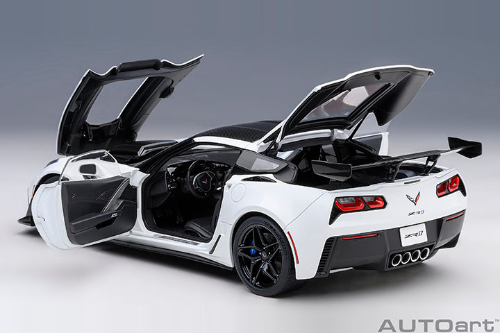 AUTOart Chevy Corvette ZR1 Arctic White 1:18 – STM Diecast