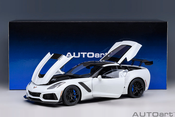 AUTOart Chevy Corvette ZR1 Arctic White 1:18 – STM Diecast