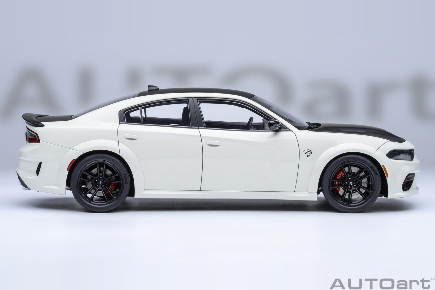 AUTOart Dodge Charger SRT Hellcat Redeye Jailbreak Knuckle White 1:18