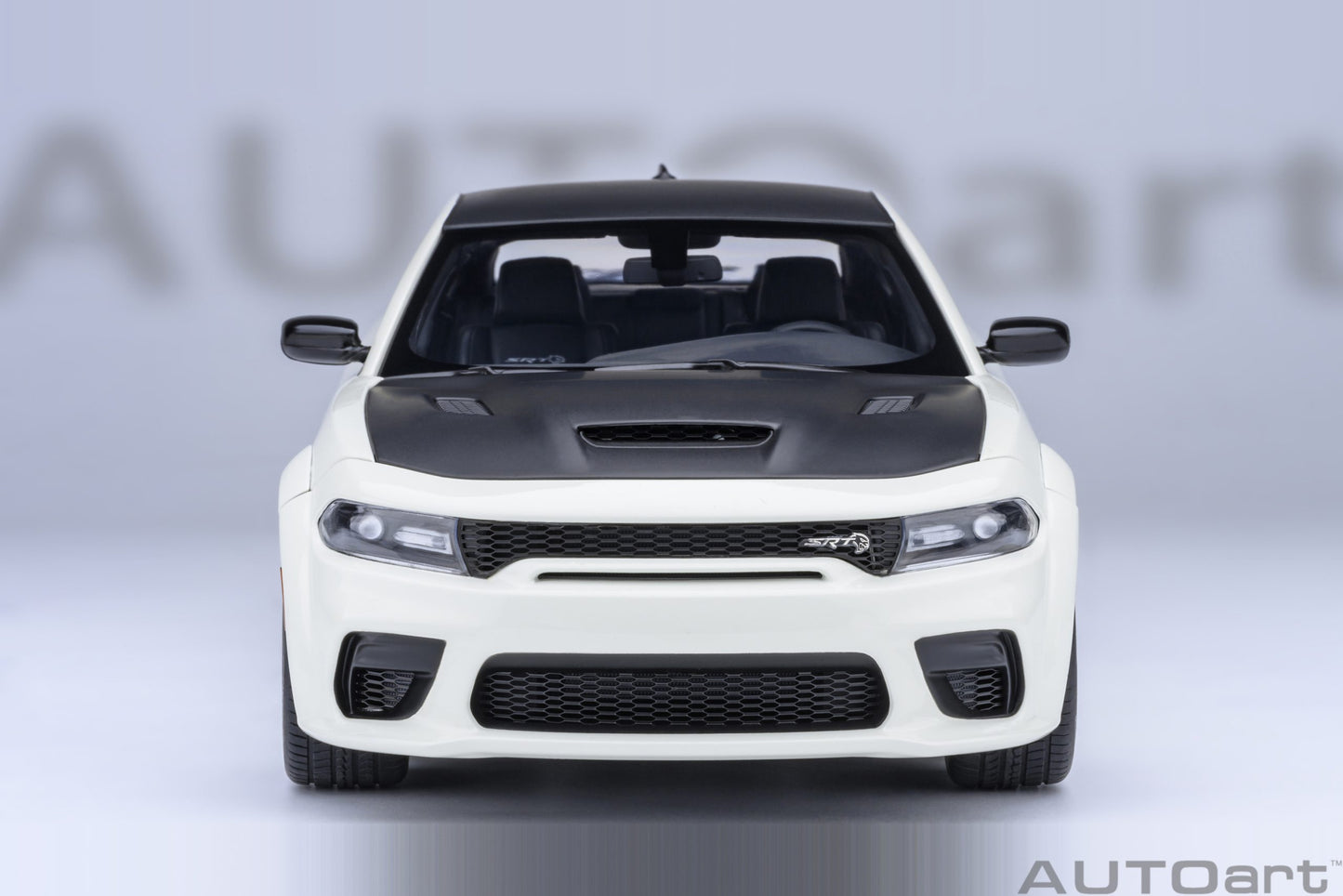 AUTOart Dodge Charger SRT Hellcat Redeye Jailbreak Knuckle White 1:18