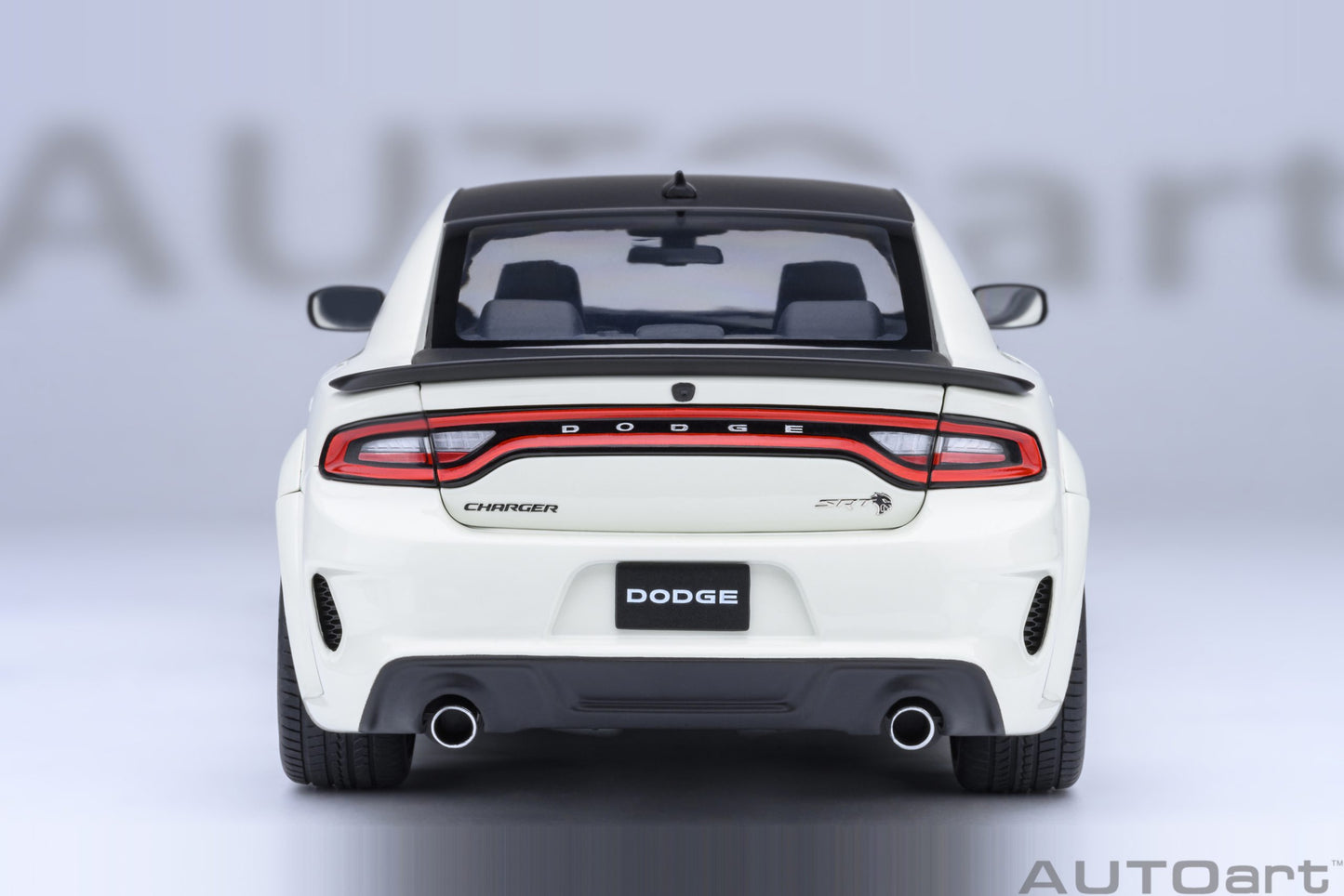 AUTOart Dodge Charger SRT Hellcat Redeye Jailbreak Knuckle White 1:18