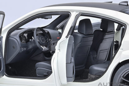 AUTOart Dodge Charger SRT Hellcat Redeye Jailbreak Knuckle White 1:18