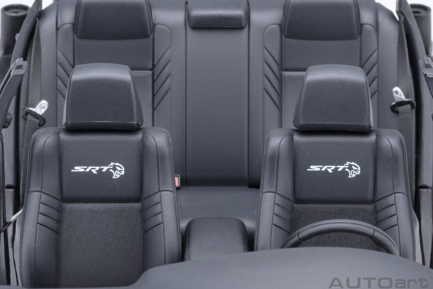 AUTOart Dodge Charger SRT Hellcat Redeye Jailbreak Knuckle White 1:18