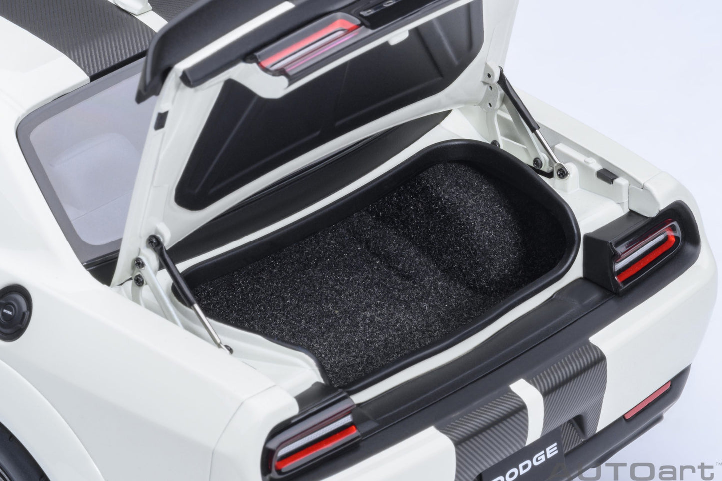 AUTOart 2023 Dodge Challenger SRT Super Stock Knuckle White 1:18