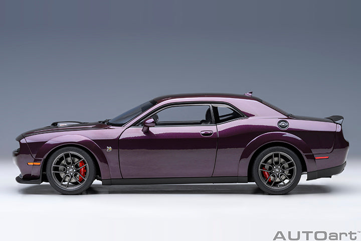 AUTOart 2022 Dodge Challenger R/T Scat Pack Widebody Hellraisin 1