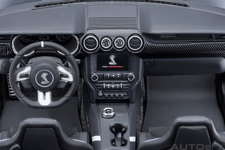 AUTOart Ford Shelby Mustang GT500 Iconic Silver 1:18