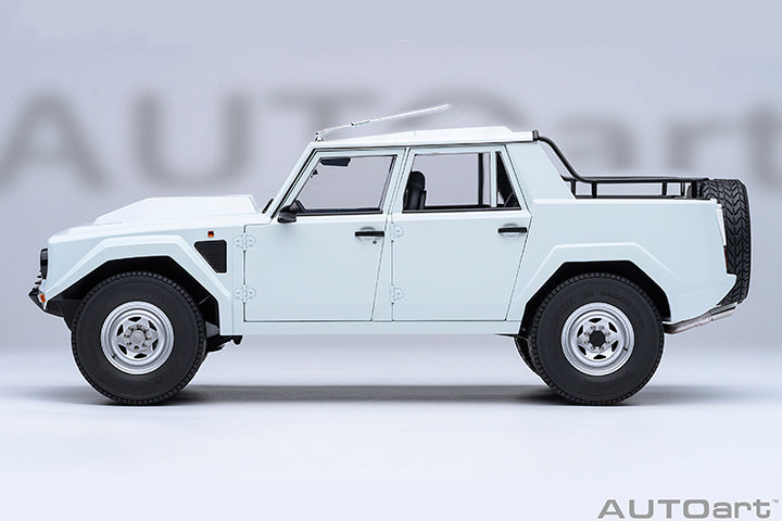 AUTOart Lamborghini LM002 Bianco Polo Park (White) 1:18