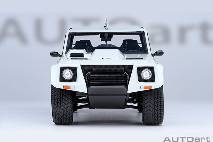 AUTOart Lamborghini LM002 Bianco Polo Park (White) 1:18