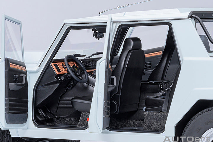 AUTOart Lamborghini LM002 Bianco Polo Park (White) 1:18