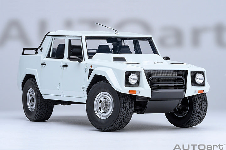AUTOart Lamborghini LM002 Bianco Polo Park (White) 1:18