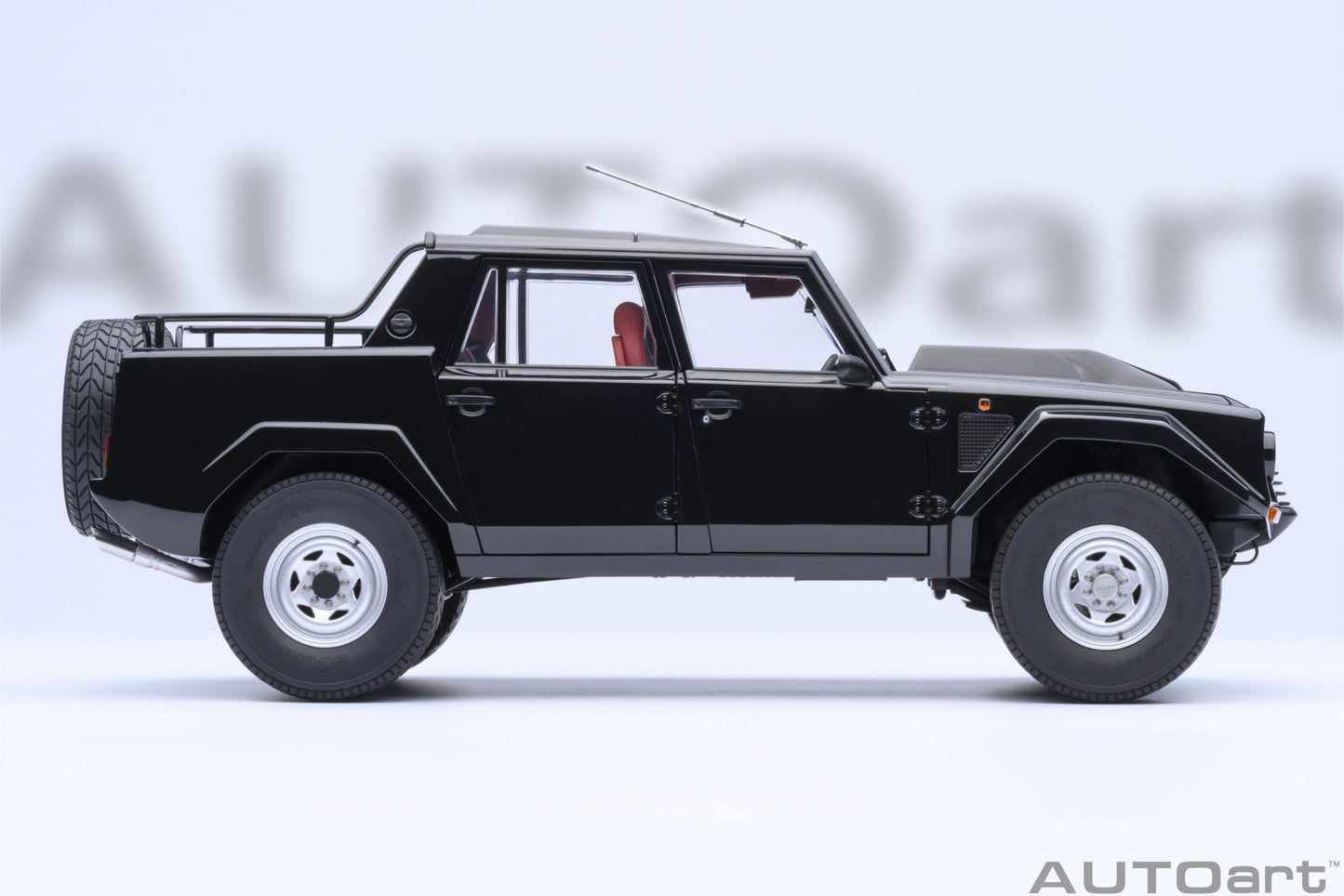 AUTOart Lamborghini LM002 Nero Tenebre (Black) 1:18