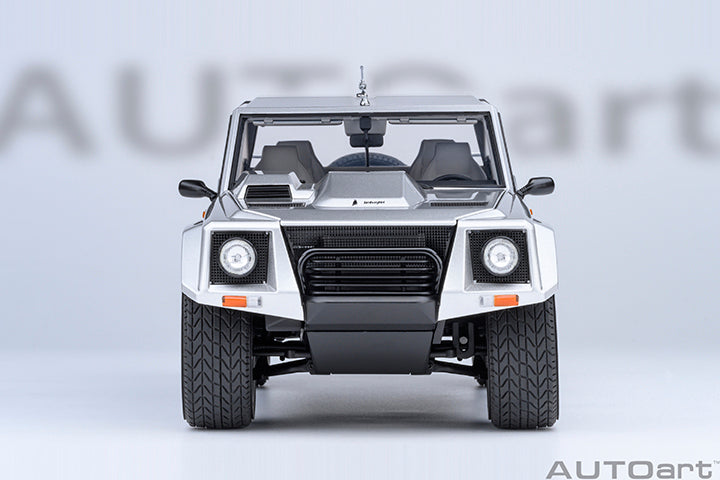 AUTOart Lamborghini LM002 Argento (Metallic Silver) 1:18