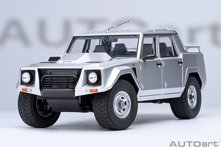AUTOart Lamborghini LM002 Argento (Metallic Silver) 1:18