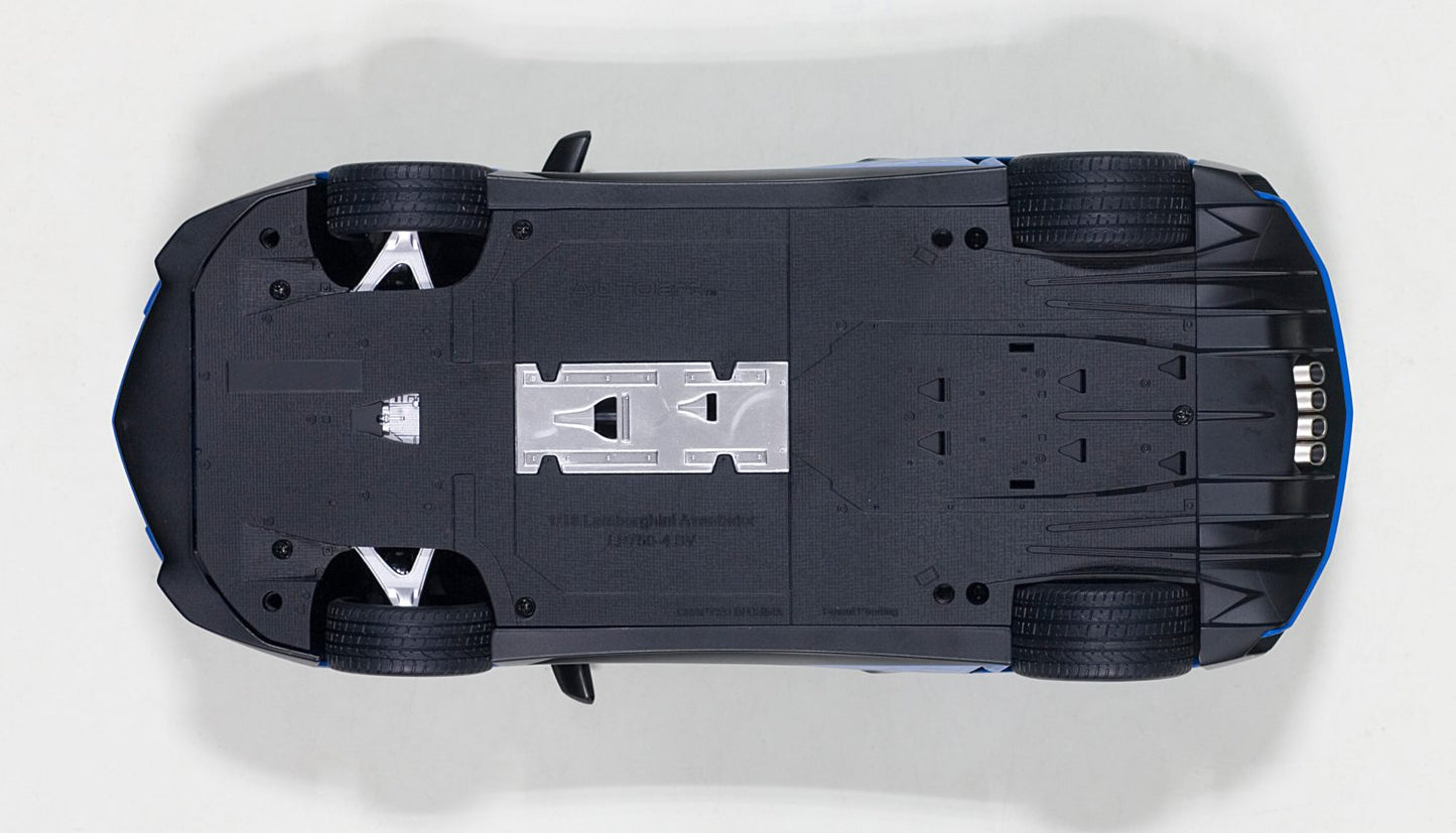 AUTOart 2015 Lamborghini Aventador LP750-4 SV Blu Lemans (Blue) 1:18