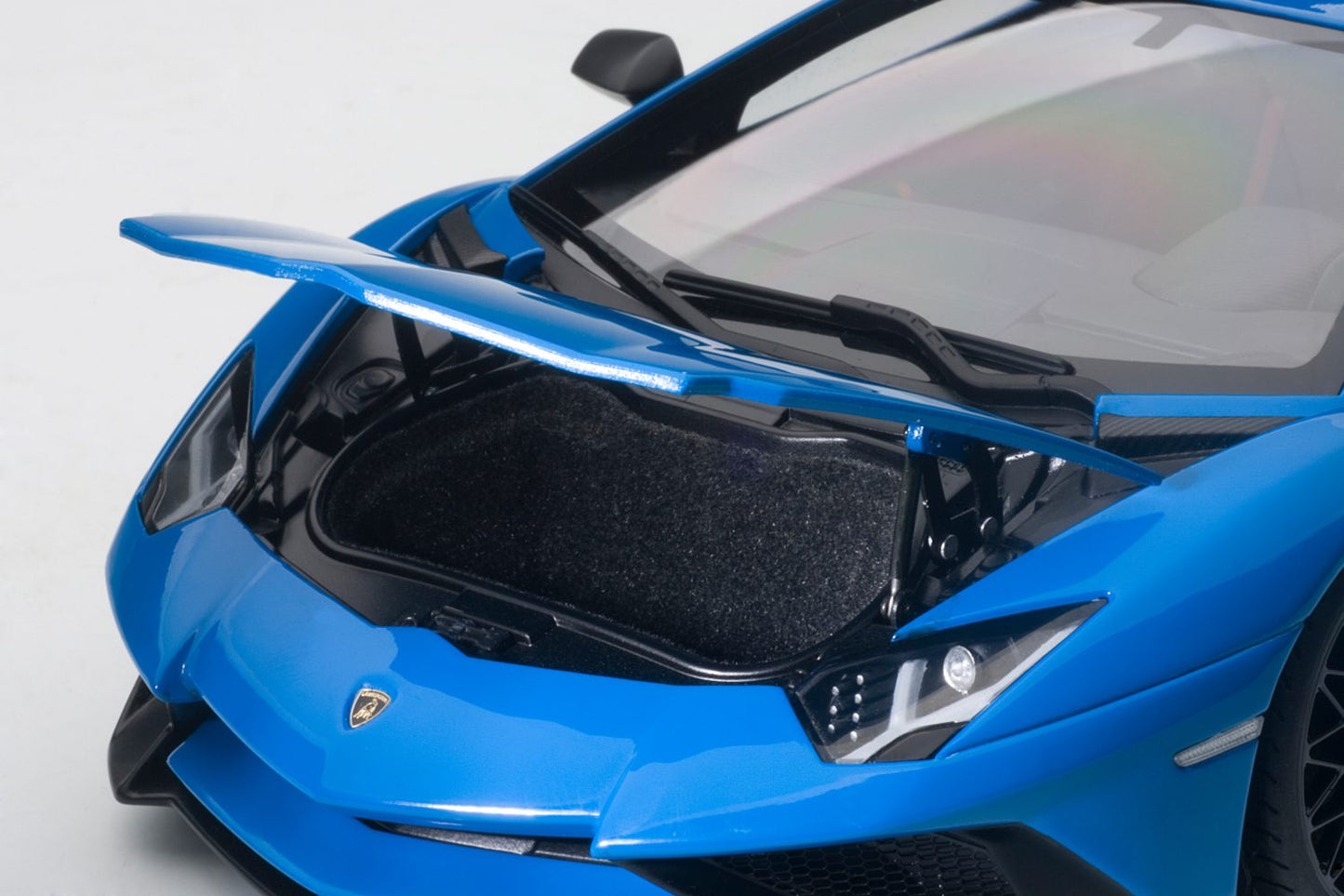AUTOart 2015 Lamborghini Aventador LP750-4 SV Blu Lemans (Blue) 1:18