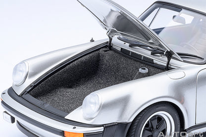 AUTOart Porsche 911 (930) Turbo 3.0 Silver 1:18