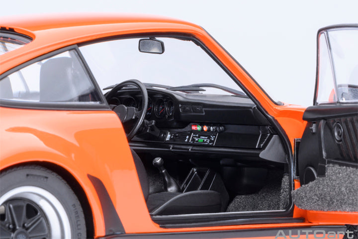 AUTOart Porsche 911 (930) Turbo 3.0 Continental Orange 1:18