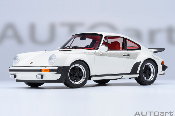 AUTOart Porsche 911 (930) Turbo 3.0 Grand Prix White 1:18