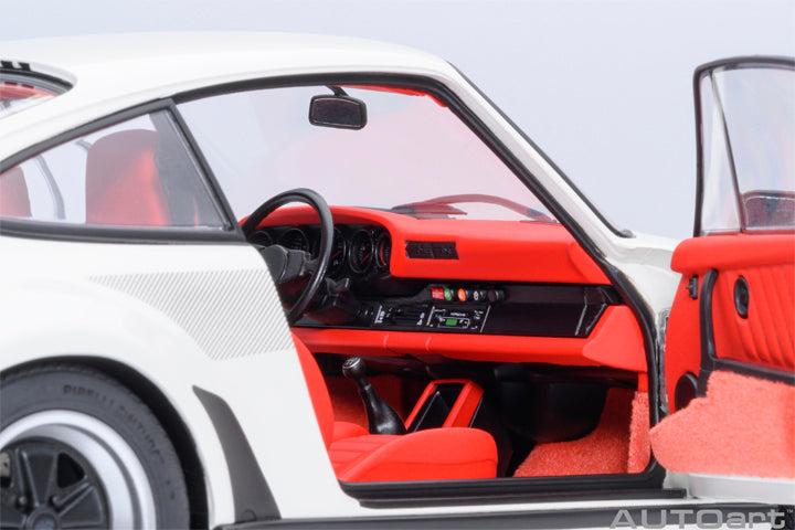 AUTOart Porsche 911 (930) Turbo 3.0 Grand Prix White 1:18