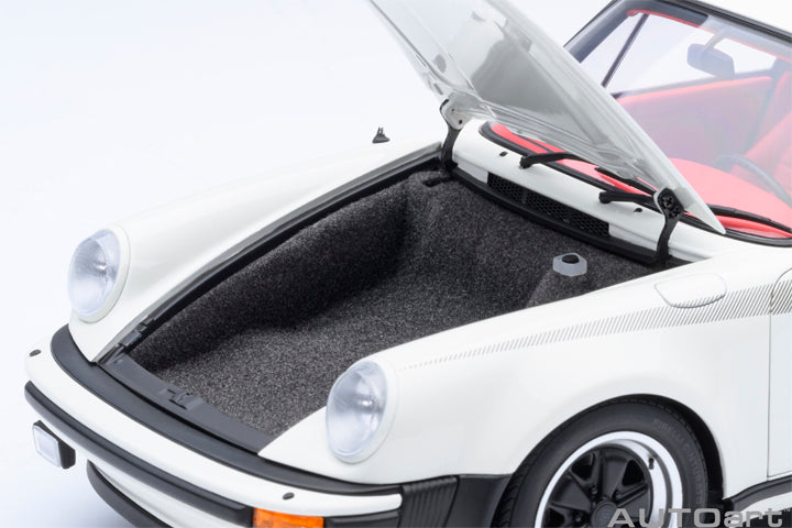 AUTOart Porsche 911 (930) Turbo 3.0 Grand Prix White 1:18