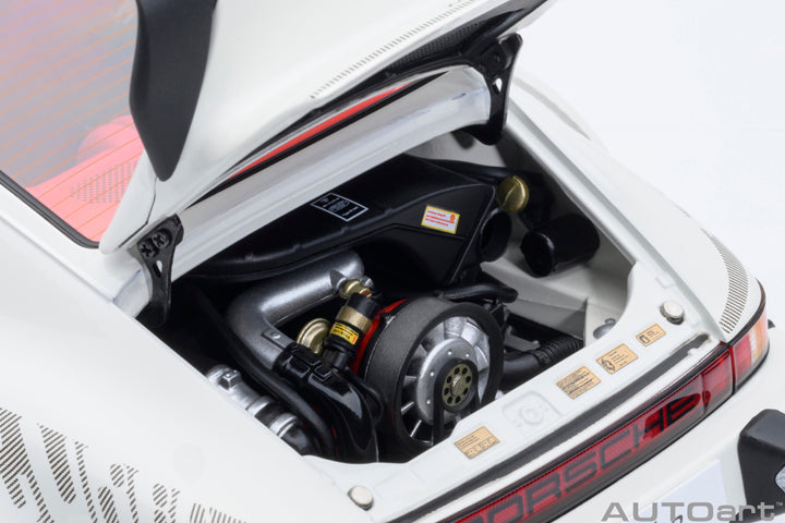 AUTOart Porsche 911 (930) Turbo 3.0 Grand Prix White 1:18