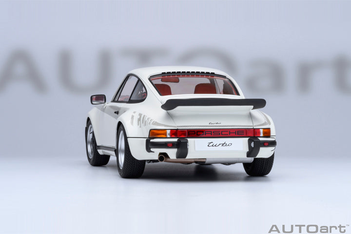 AUTOart Porsche 911 (930) Turbo 3.0 Grand Prix White 1:18