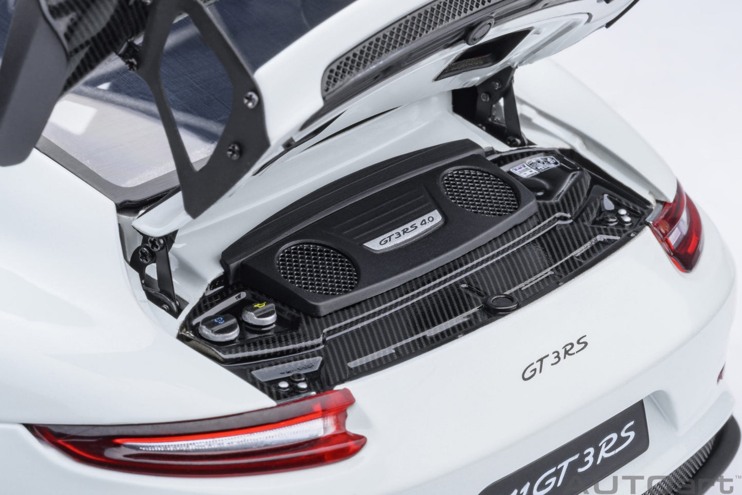AUTOart Porsche 911 991.2 GT3 RS w/ Weissach Pkg White 1:18