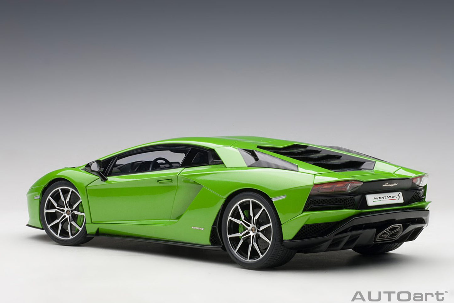 AUTOart 2017 Lamborghini Aventador S Verde Mantis (Pearl Green) 1:18