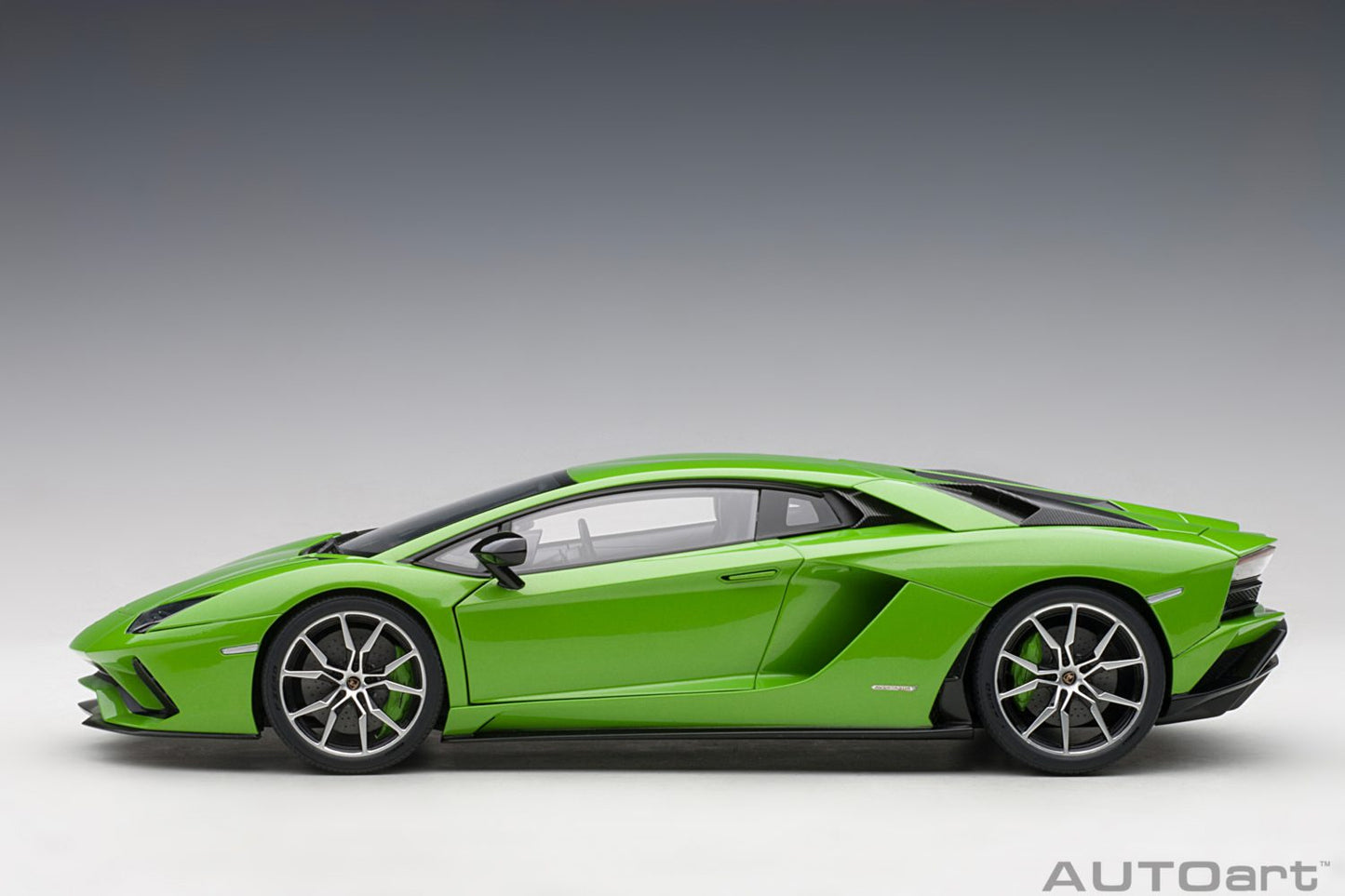 AUTOart 2017 Lamborghini Aventador S Verde Mantis (Pearl Green) 1:18