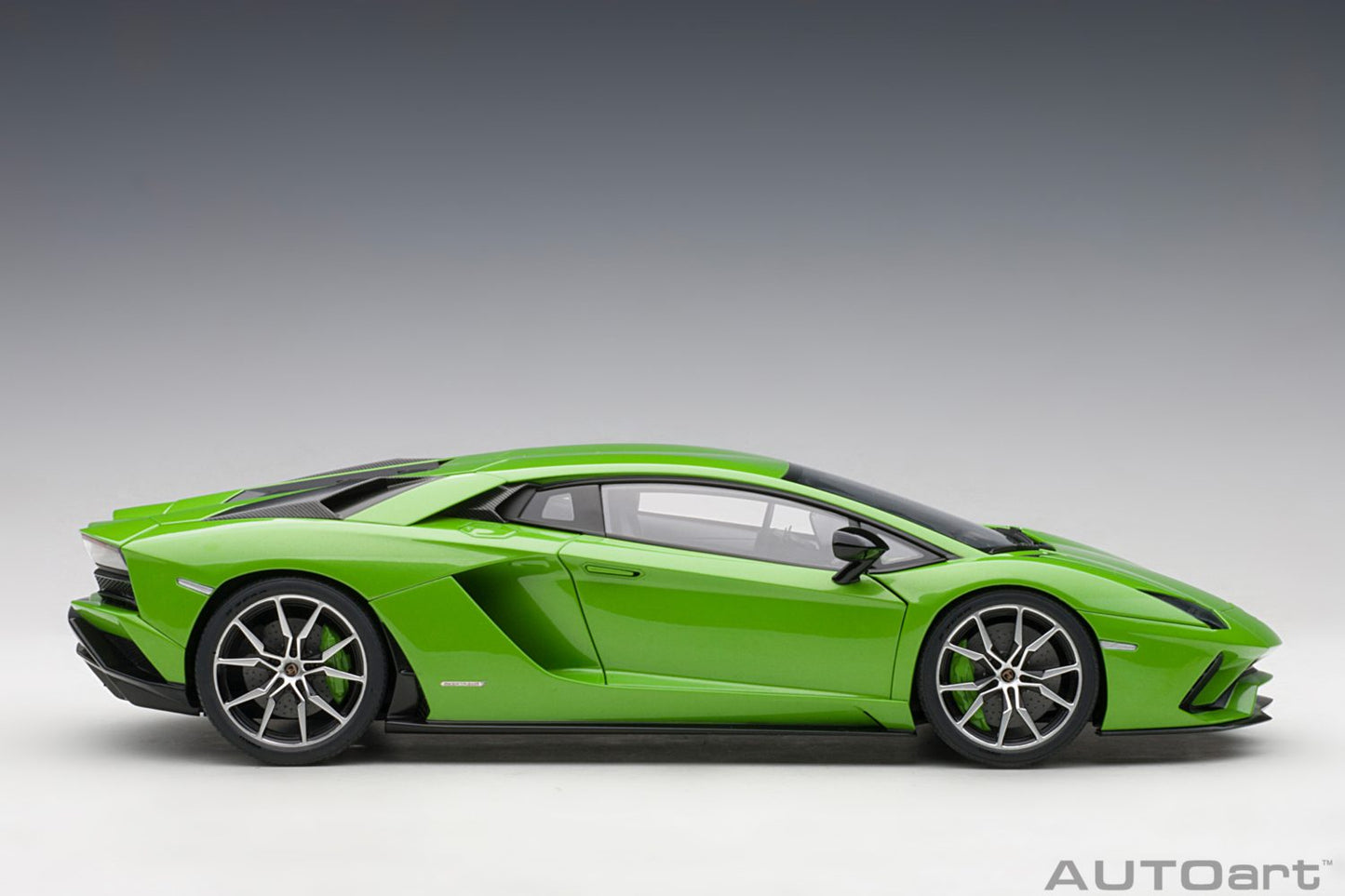 AUTOart 2017 Lamborghini Aventador S Verde Mantis (Pearl Green) 1:18