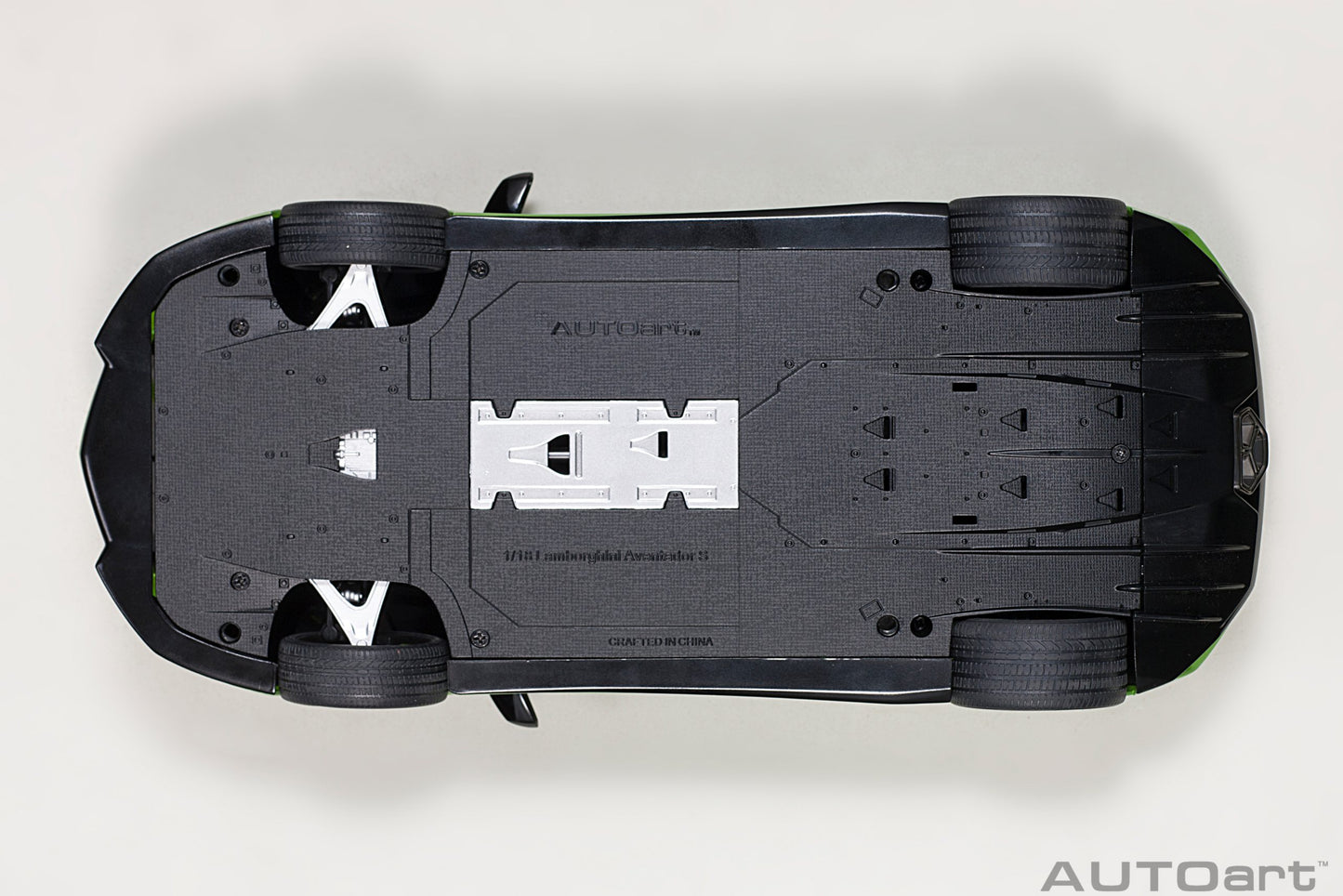 AUTOart 2017 Lamborghini Aventador S Verde Mantis (Pearl Green) 1:18