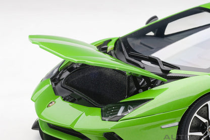 AUTOart 2017 Lamborghini Aventador S Verde Mantis (Pearl Green) 1:18