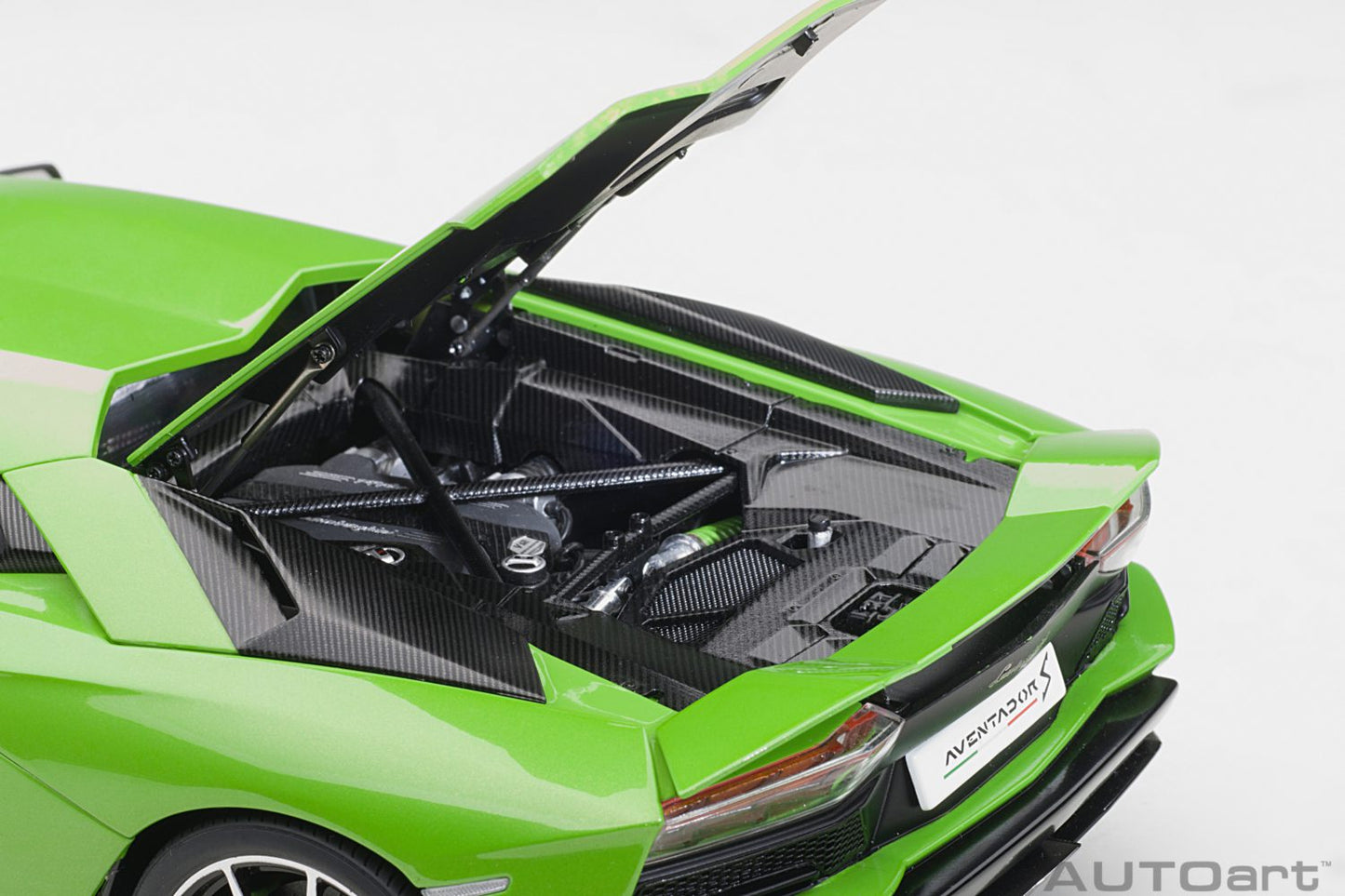 AUTOart 2017 Lamborghini Aventador S Verde Mantis (Pearl Green) 1:18