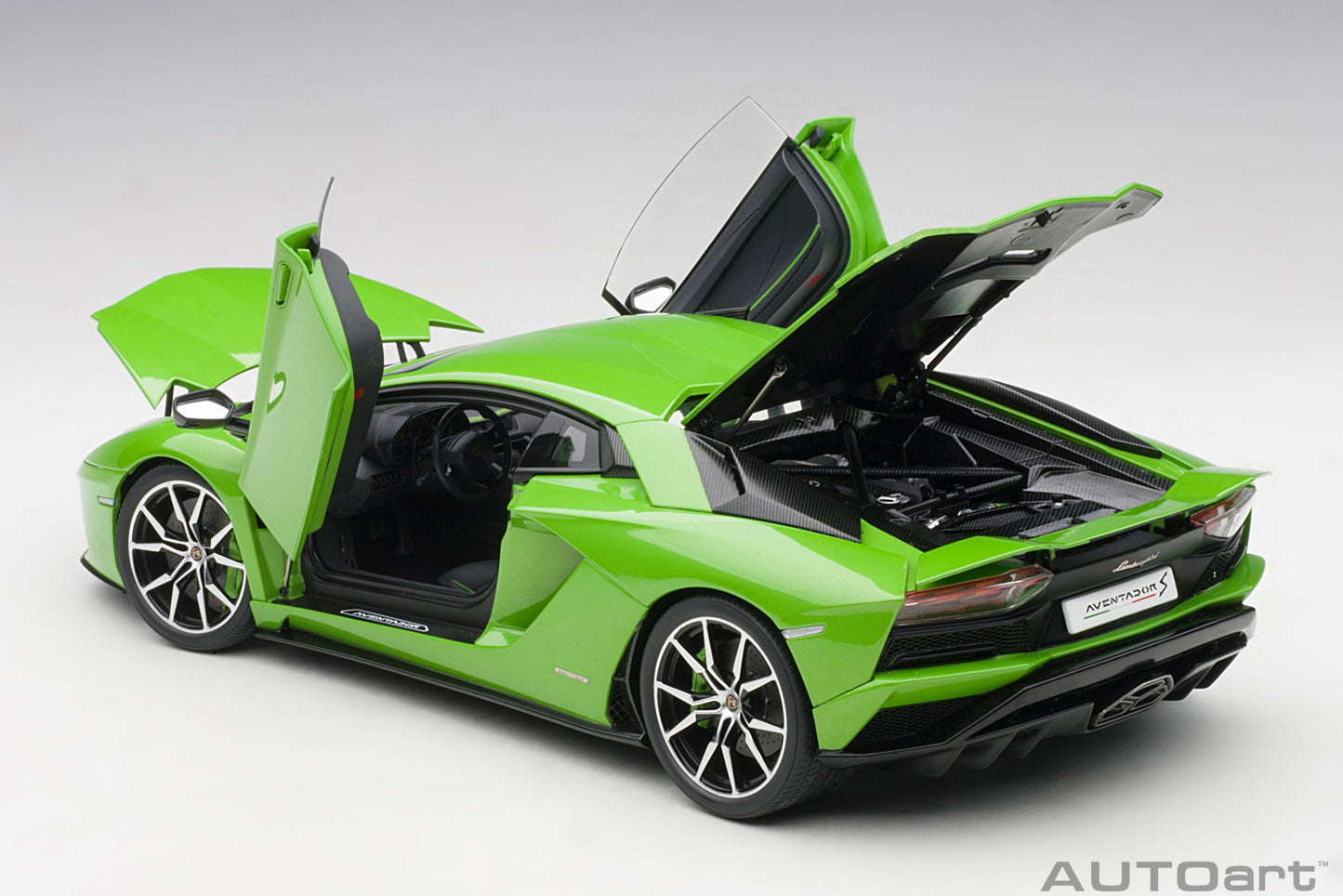 AUTOart 2017 Lamborghini Aventador S Verde Mantis (Pearl Green) 1:18