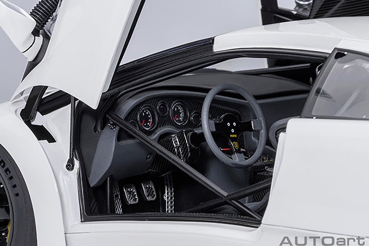 AUTOart Lamborghini Diablo GTR Impact White 1:18