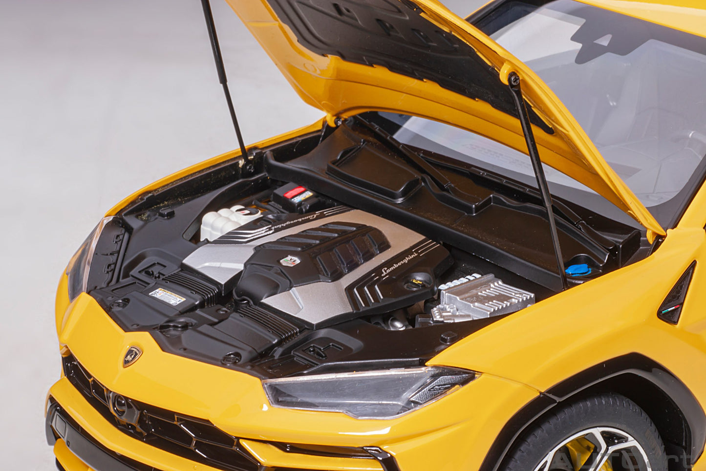 AUTOart Lamborghini Urus Giallo Auge (Yellow) 1:18