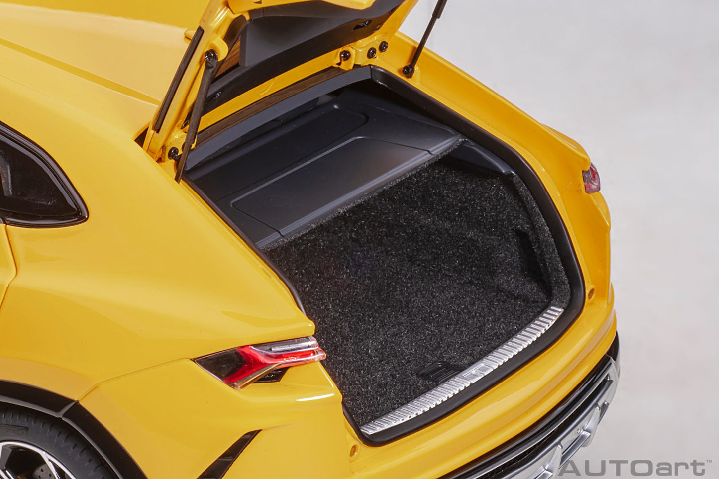 AUTOart Lamborghini Urus Giallo Auge (Yellow) 1:18