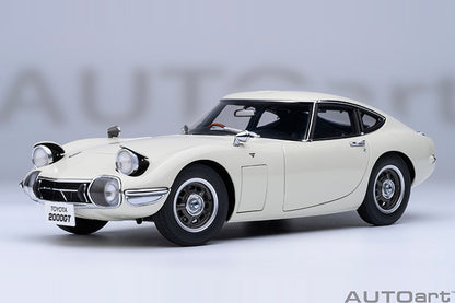 AUTOart 1967 Toyota 2000GT (Upgraded Version) White 1:18