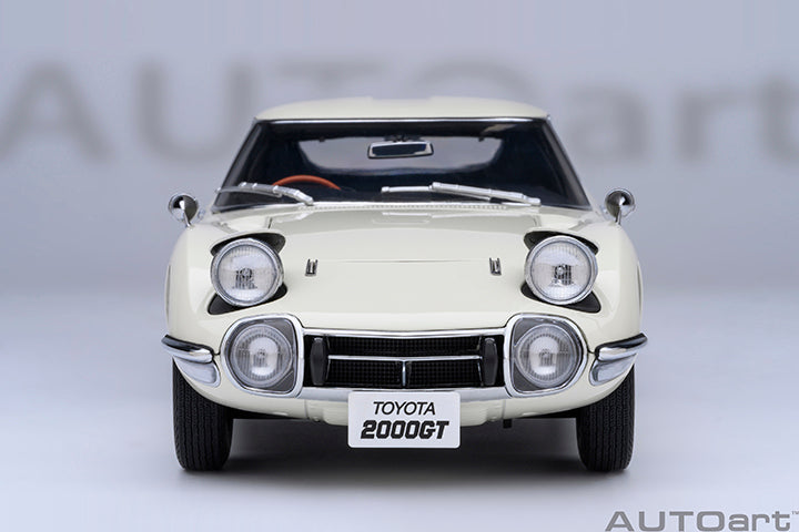 AUTOart 1967 Toyota 2000GT (Upgraded Version) White 1:18