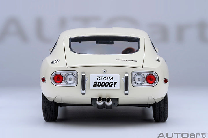 AUTOart 1967 Toyota 2000GT (Upgraded Version) White 1:18
