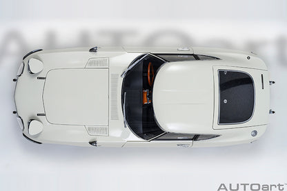 AUTOart 1967 Toyota 2000GT (Upgraded Version) White 1:18